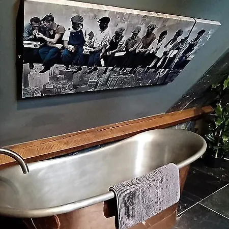 Rock Chapel Nyaraló