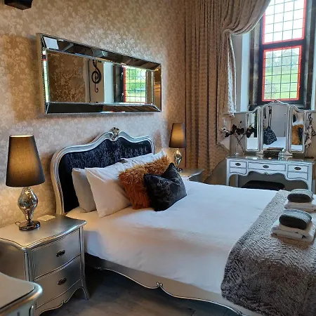 Nyaraló Rock Chapel Bishop Thornton